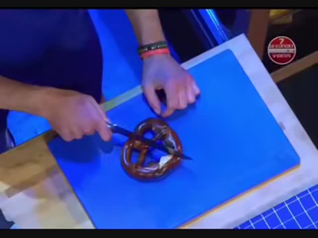 Германское телешоу, в котором участники должны разрезать предмет на 2 ровные части
