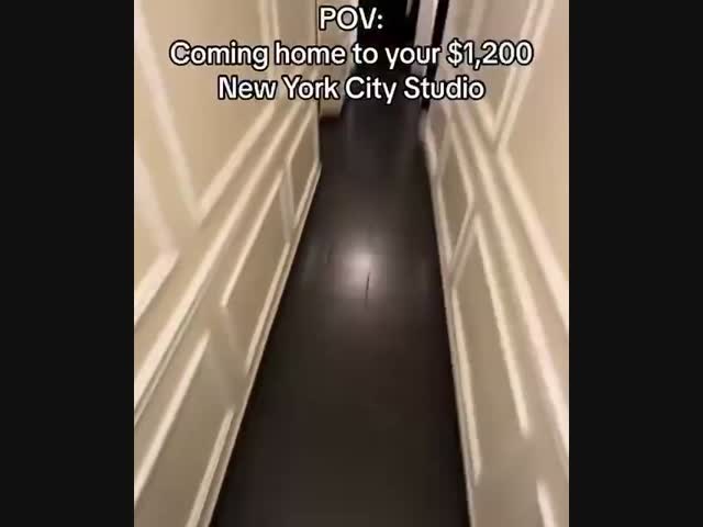 Чтобы жить и радоваться, нужны всего две вещи: первое - жить, второе - радоваться