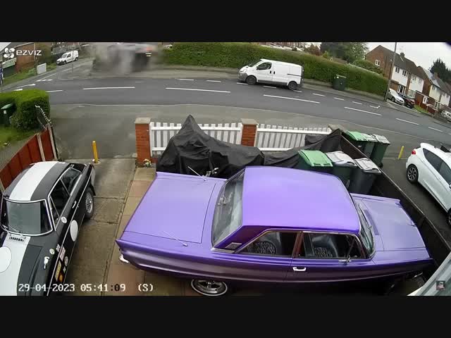 "Дорогая, я дома!"