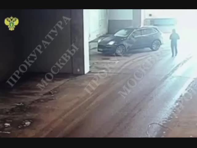 Коня на скаку остановит