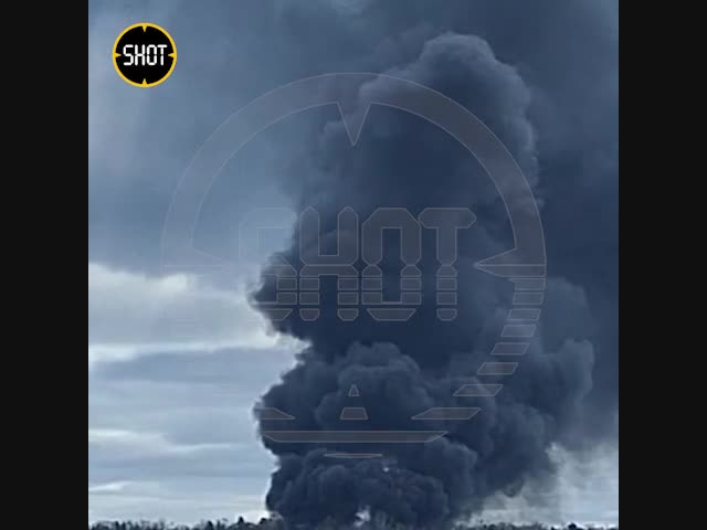 На месте падения военного самолета 