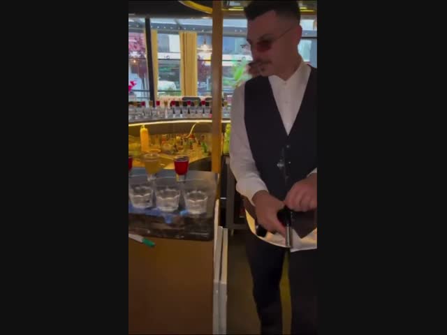 Барных дел мастер