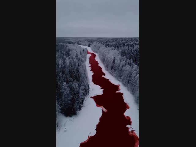 В Сибири река Искитимка изменила свой цвет
