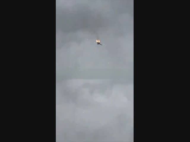 Новые кадры падения военного самолета под Севастополем