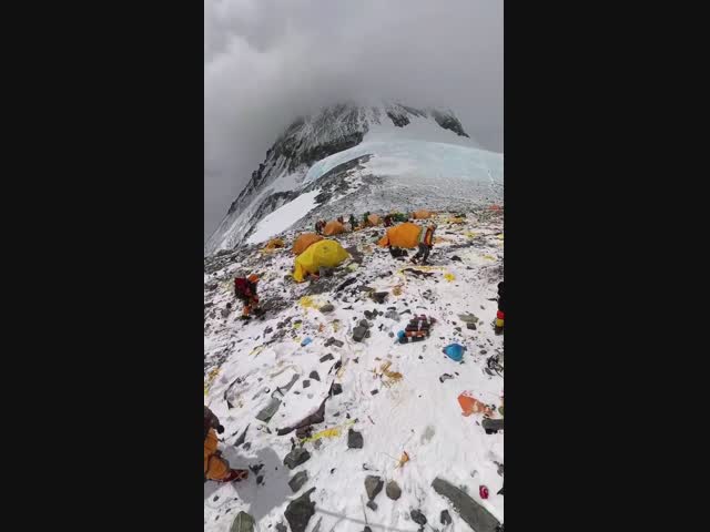 Свалка на Эвересте