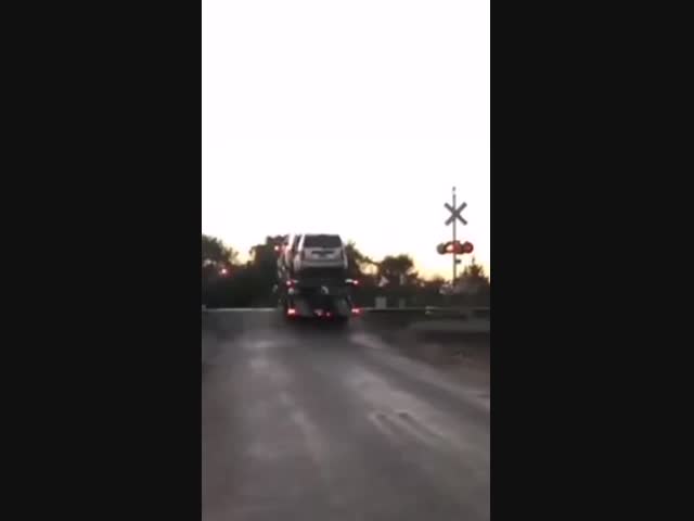 Обычный поезд против автопоезда