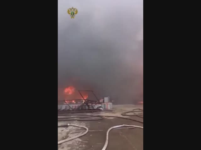 Опять горит склад