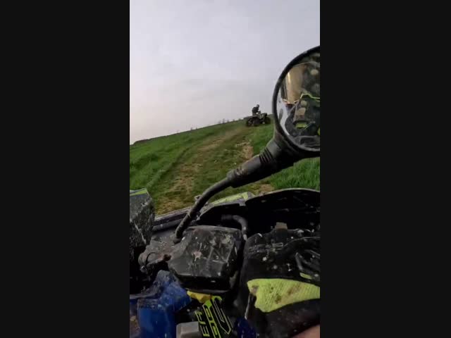 Квадроциклист перевернулся