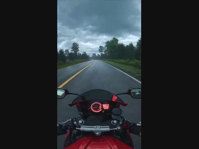 Мотоциклистам не смотреть!