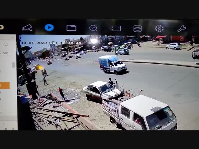 Каирский лихач врезался в маршрутку