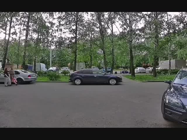 Электросамокат против автомобиля