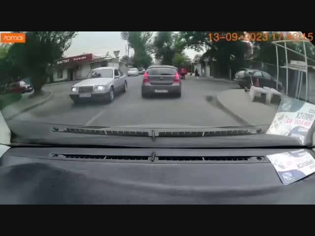 Мопедист не доехал