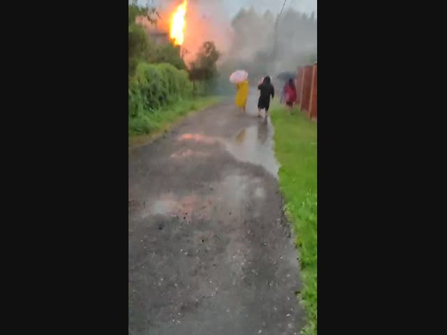 Один удар молнии и дачи нет