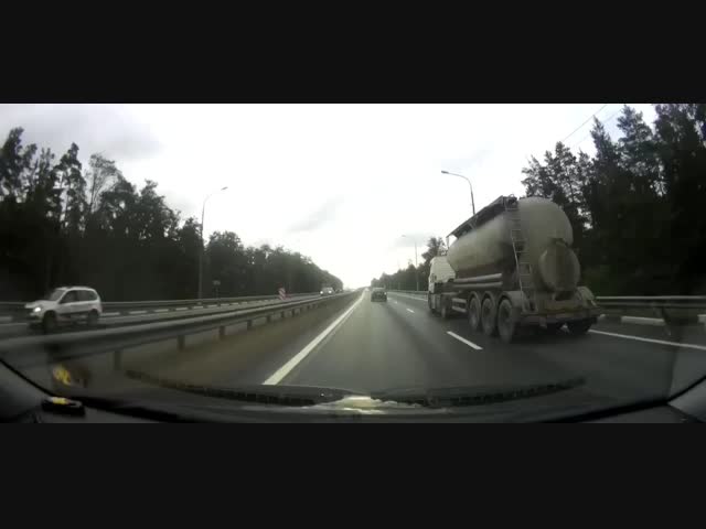 Самоубийца и убийца в одном флаконе