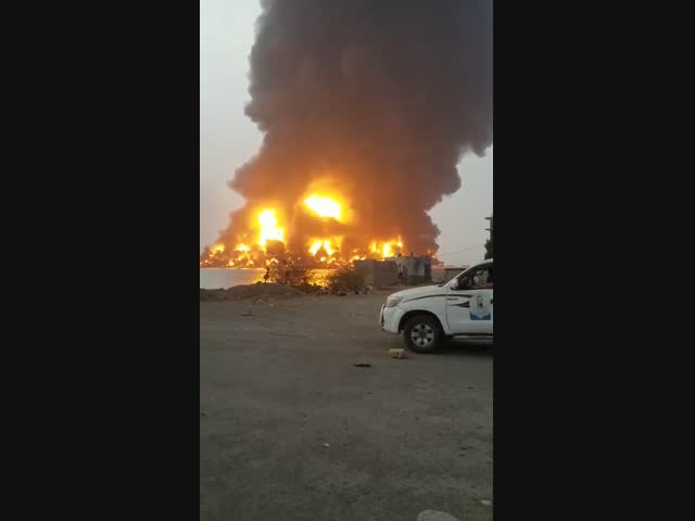 Еще один ракурс удара по йеменскому порту