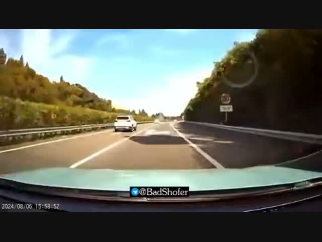 Странное поведение на дороге