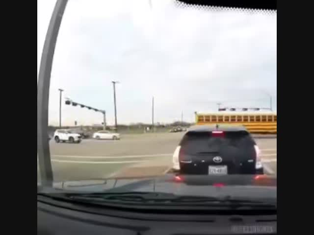 Вот это называется "проскочить со свистом"