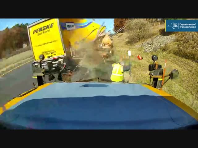 Дорожному рабочему сказочно повезло