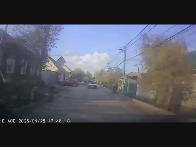 Загадка на внимание: сколько человек было на мотоцикле?