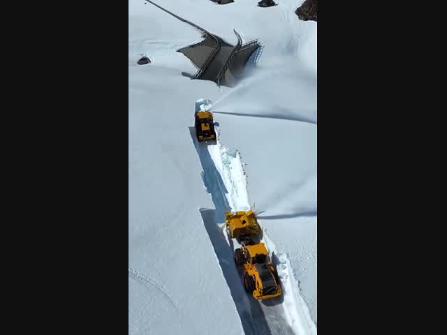 Очистка дорог от снега в Норвегии