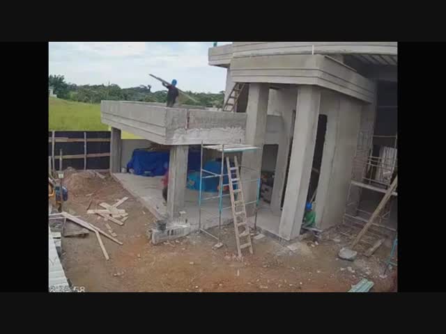 Спасительная каска