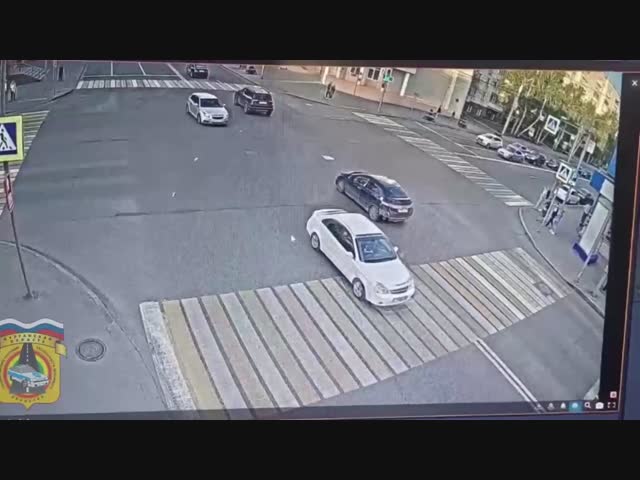 Велосипедистка попала под машину