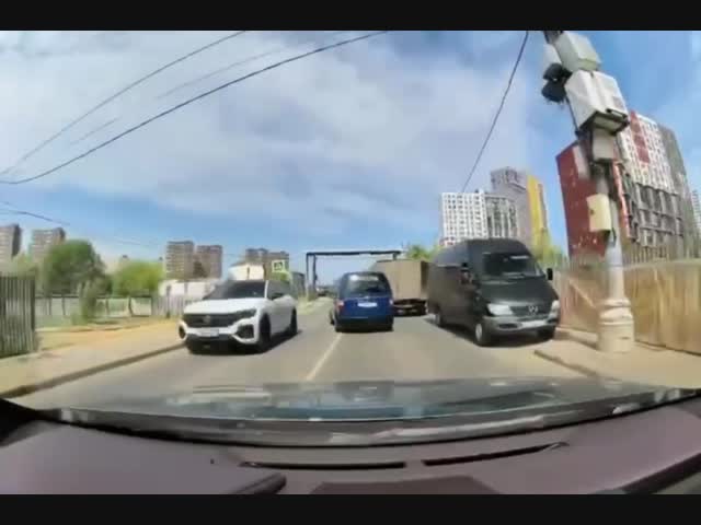 Водитель удержал 