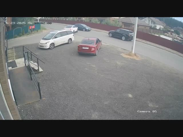 Свернул в забор