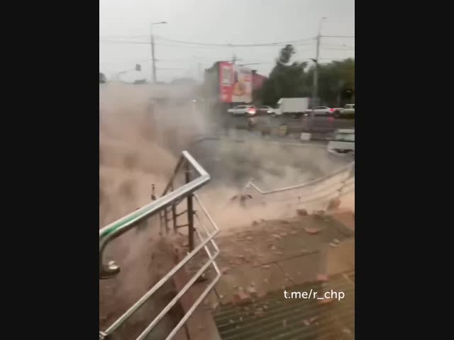 В Омске рухнул балкон 