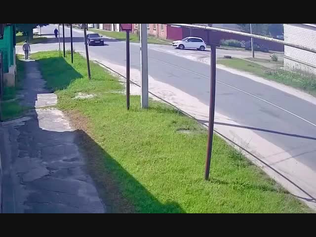 Трезвый водитель против пьяной велосипедистки 