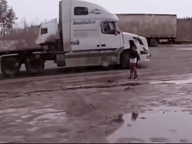 Снимали девушку, а сняли ДТП