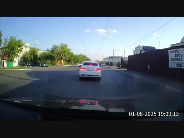 Электросамокатчик совсем страх потерял