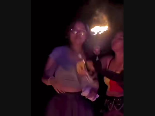 Шоу не получилось - девушка проглотила бензин