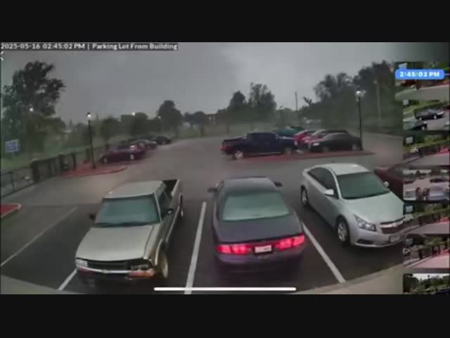 Торнадо 3 степени в Сент-Луисе, США