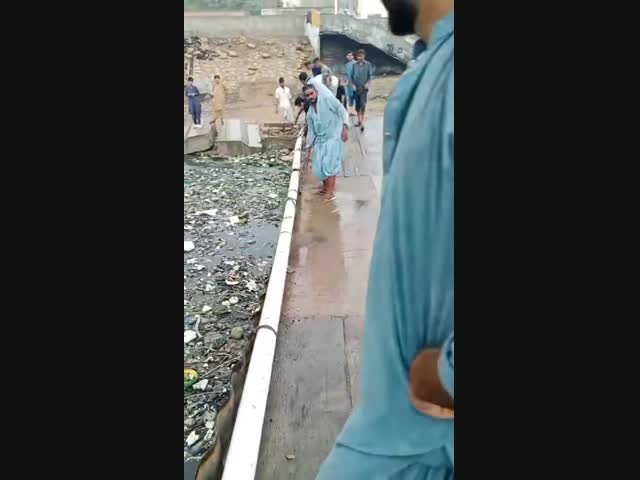 Прозрачная речка в Пакистане