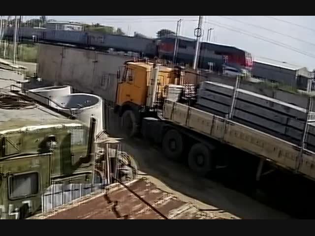 И зачем он туда полез???