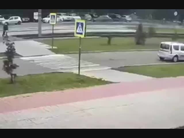 20-летний водитель сбил велосипедиста на пешеходном переходе