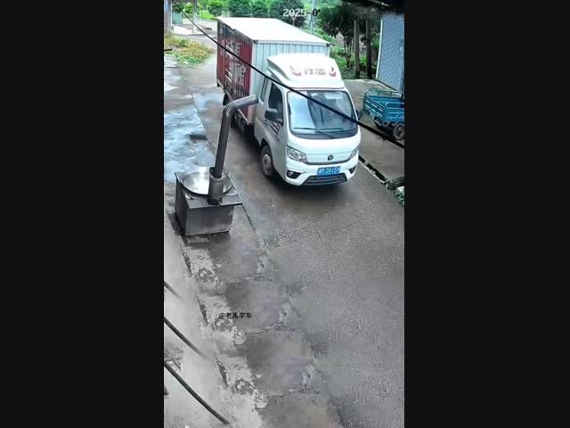 Влип китаец…