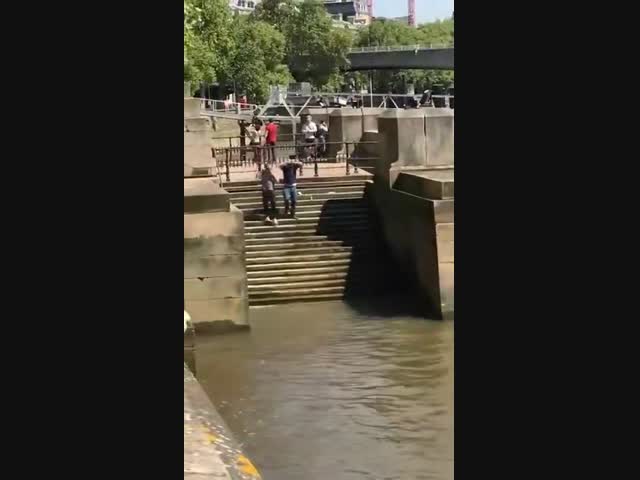 Скользкие ступеньки