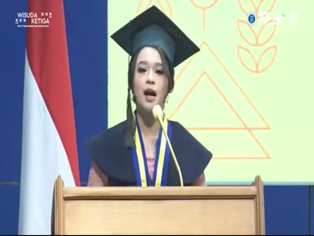 Церемония завершения учебы в самом престижном университете Индонезии