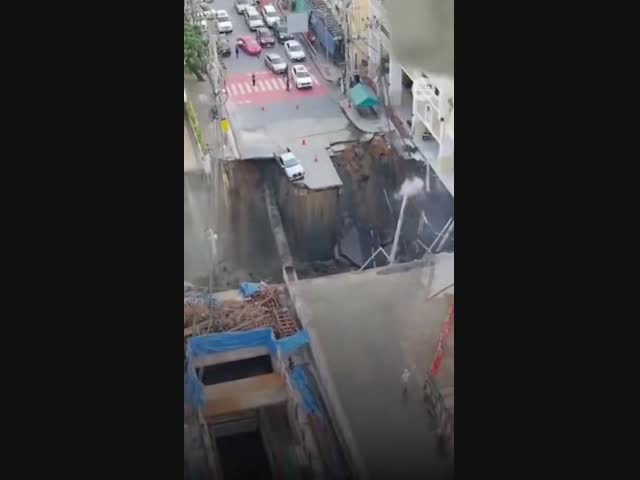 Гигантский провал грунта в Бангкоке