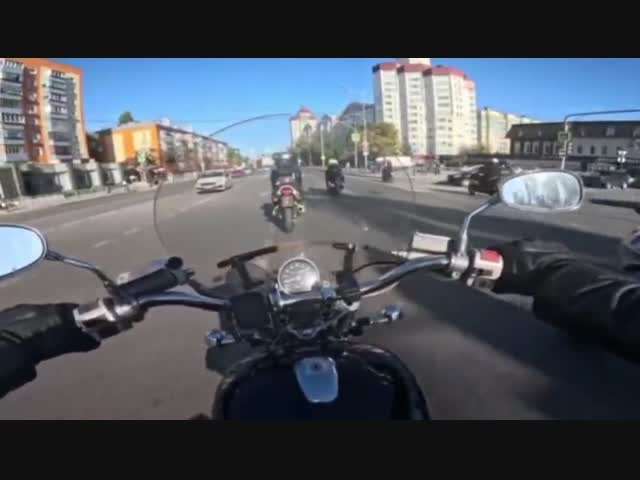 Паровозик из мотоциклистов