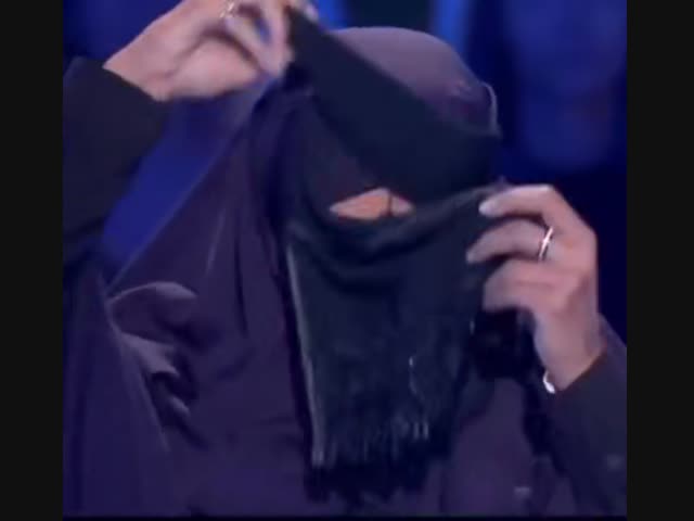 Без хиджаба!