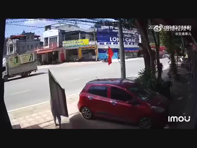 Не каждый может похвастаться, что остался жив после взрыва колеса