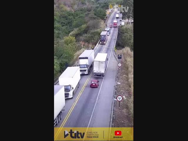 Опять в видео участвуют бревна