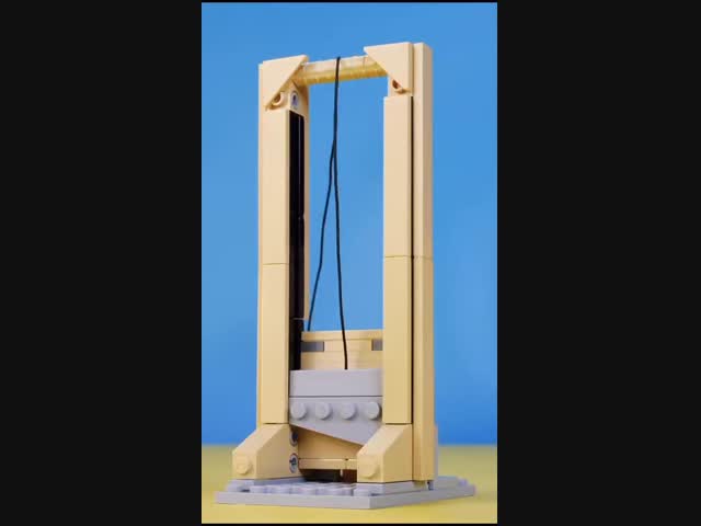 Серийная гильотина из Лего