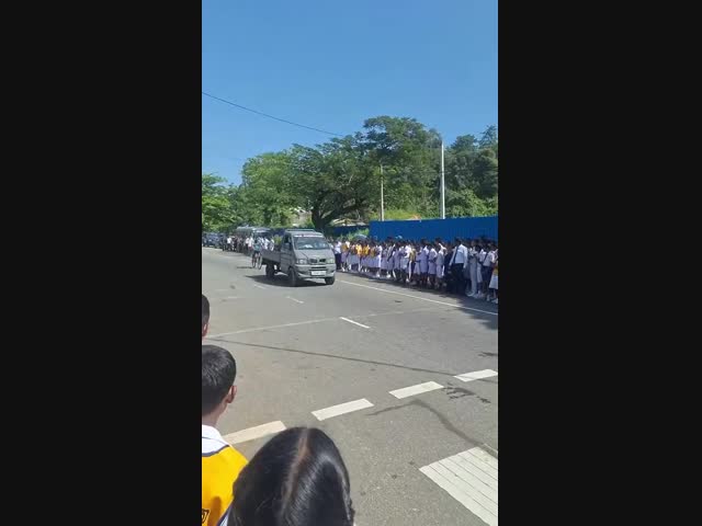 Не успел среагировать...