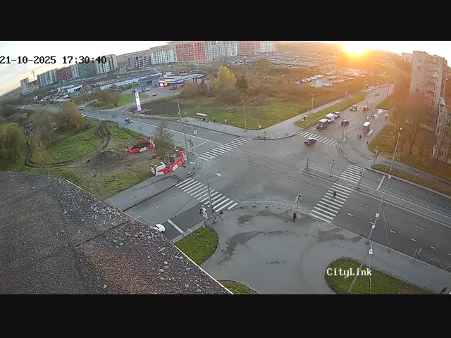 Момент жуткого ДТП с участием мотоциклиста в Красном Селе