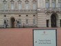 В Лондоне выясняют, как на посту у Букингемского дворца оказался 
